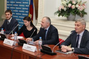 О Центре Миротворец
